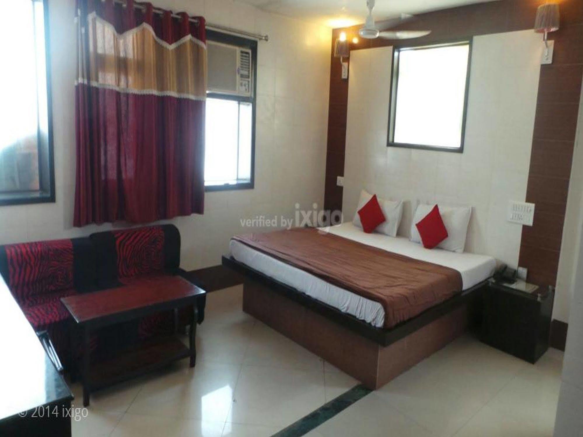 Collection O Hotel Krishana Stays Jaipur Exterior photo